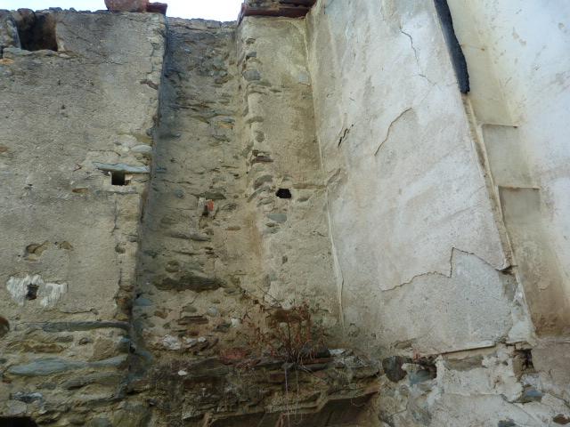 Ruine près de la chapelle - Intérieur