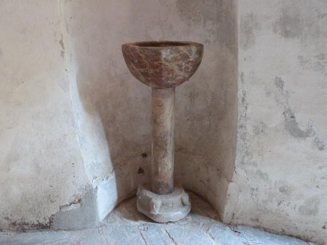 Cuve baptismale du XIIème ou XIIIème siècle
