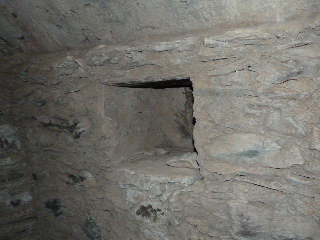 Pou del gel de Bouleternère - Niche dans le tunnel de l'entrée