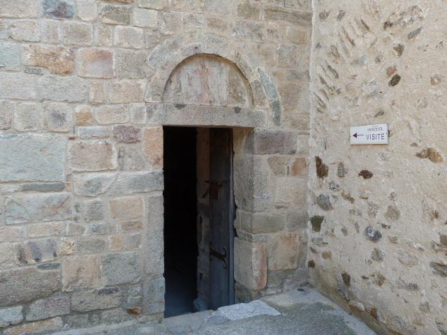  Le Prieuré de Marcevol - L'entrée du prieuré